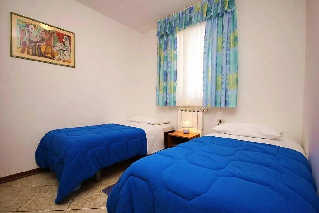 Apartment Ladonja 2 Krnica 0*,  Croatie
